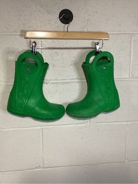 CROCS Kids Green Waterproof Rain Boots with Easy Pull Handles